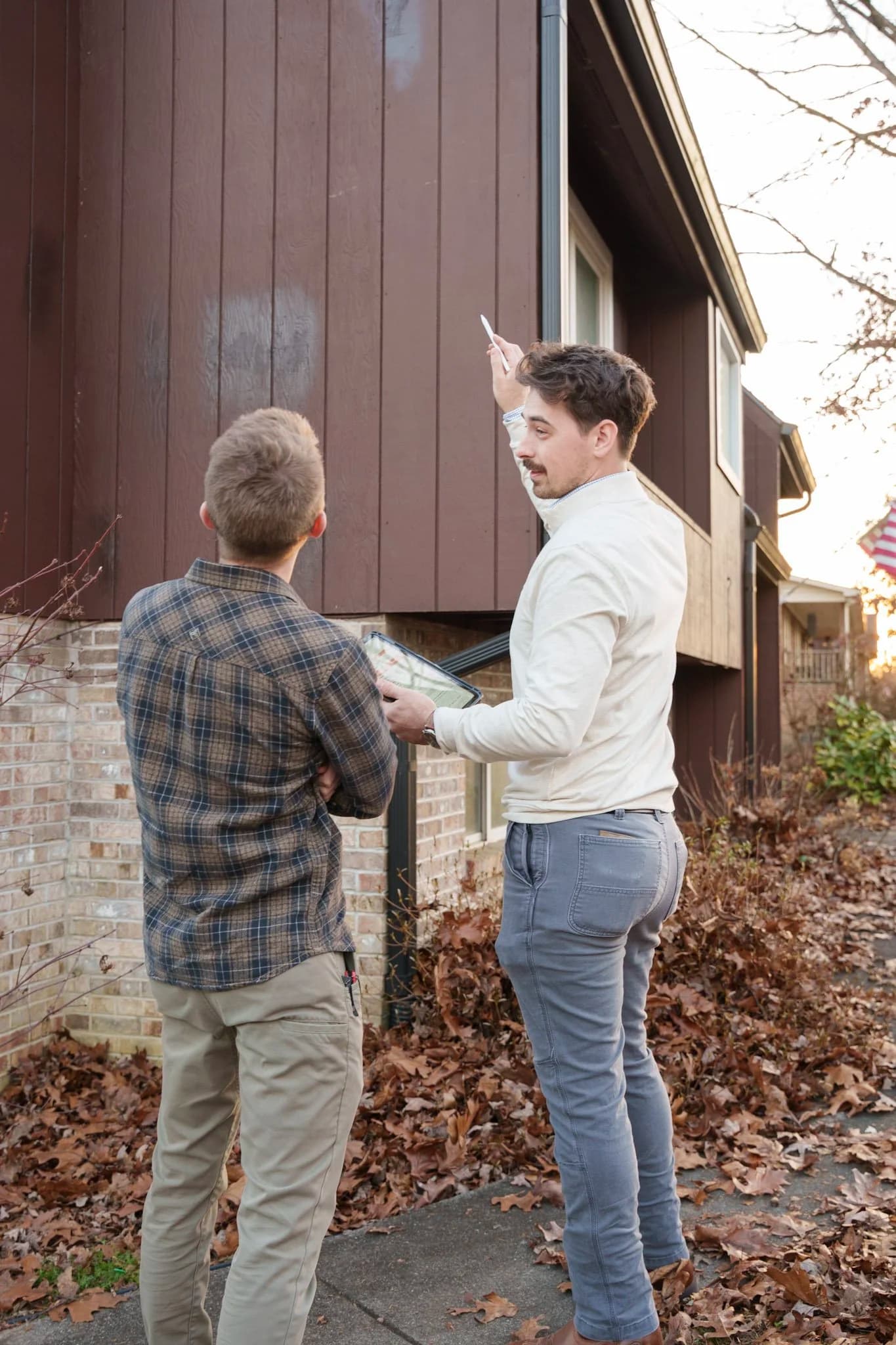 Exterior Warning Signs Knoxville TN – Catch Issues Early | KECC
