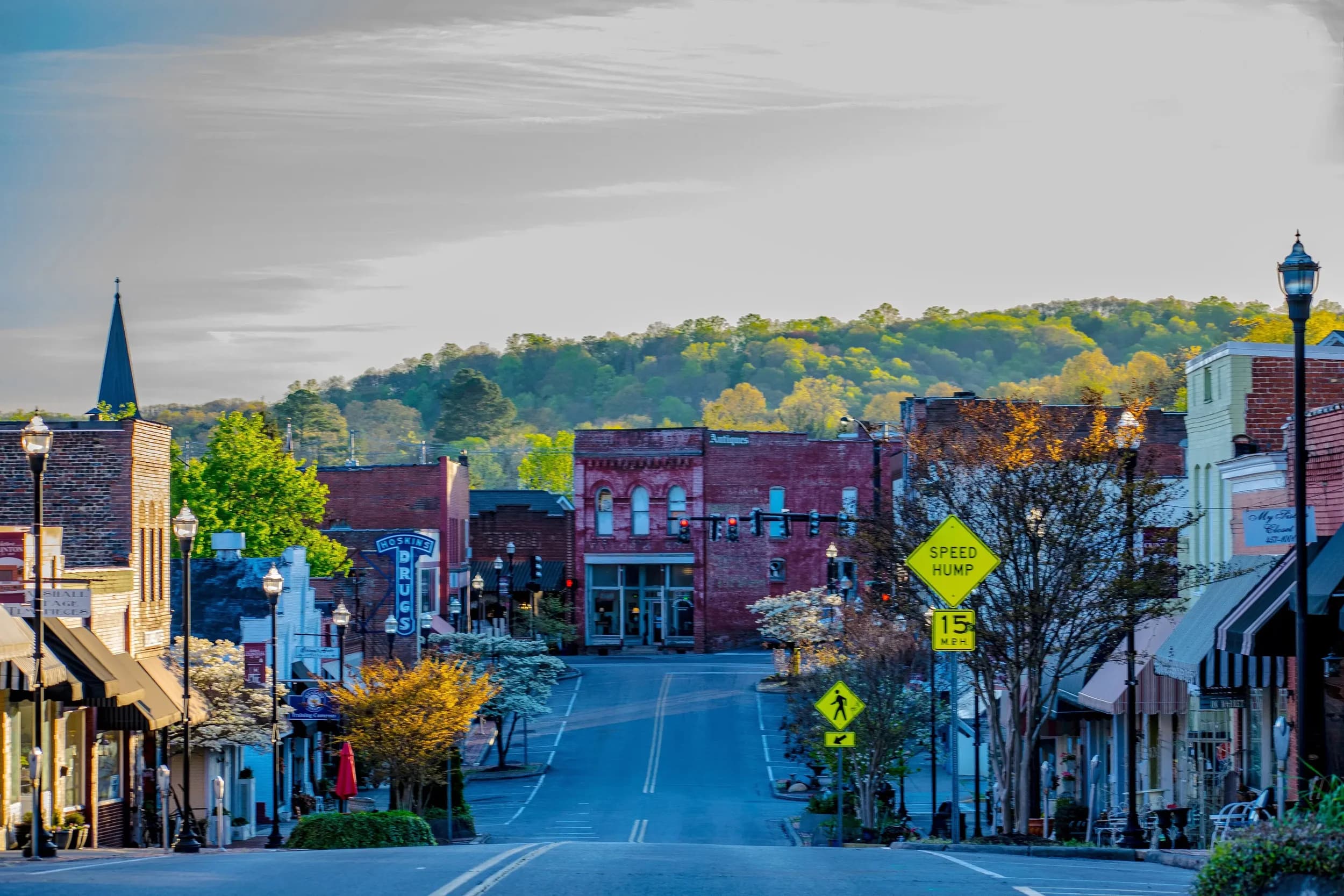 Commercial Storefront Curb Appeal: A Knoxville Guide
