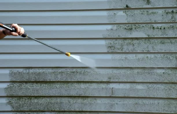 Pressure Washing Knoxville TN – Pro vs DIY Results | KECC